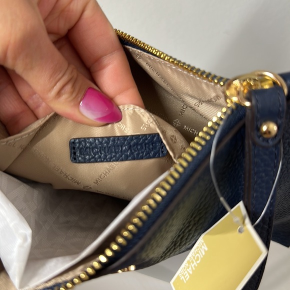 Michael Kors XL Zip Clutch Wristlet - Picture 5 of 8